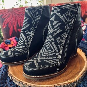 Chic Black and Gray Patterned Ankle Boots